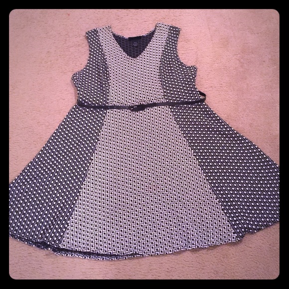 Lane Bryant Dresses & Skirts - Black and white belted dress